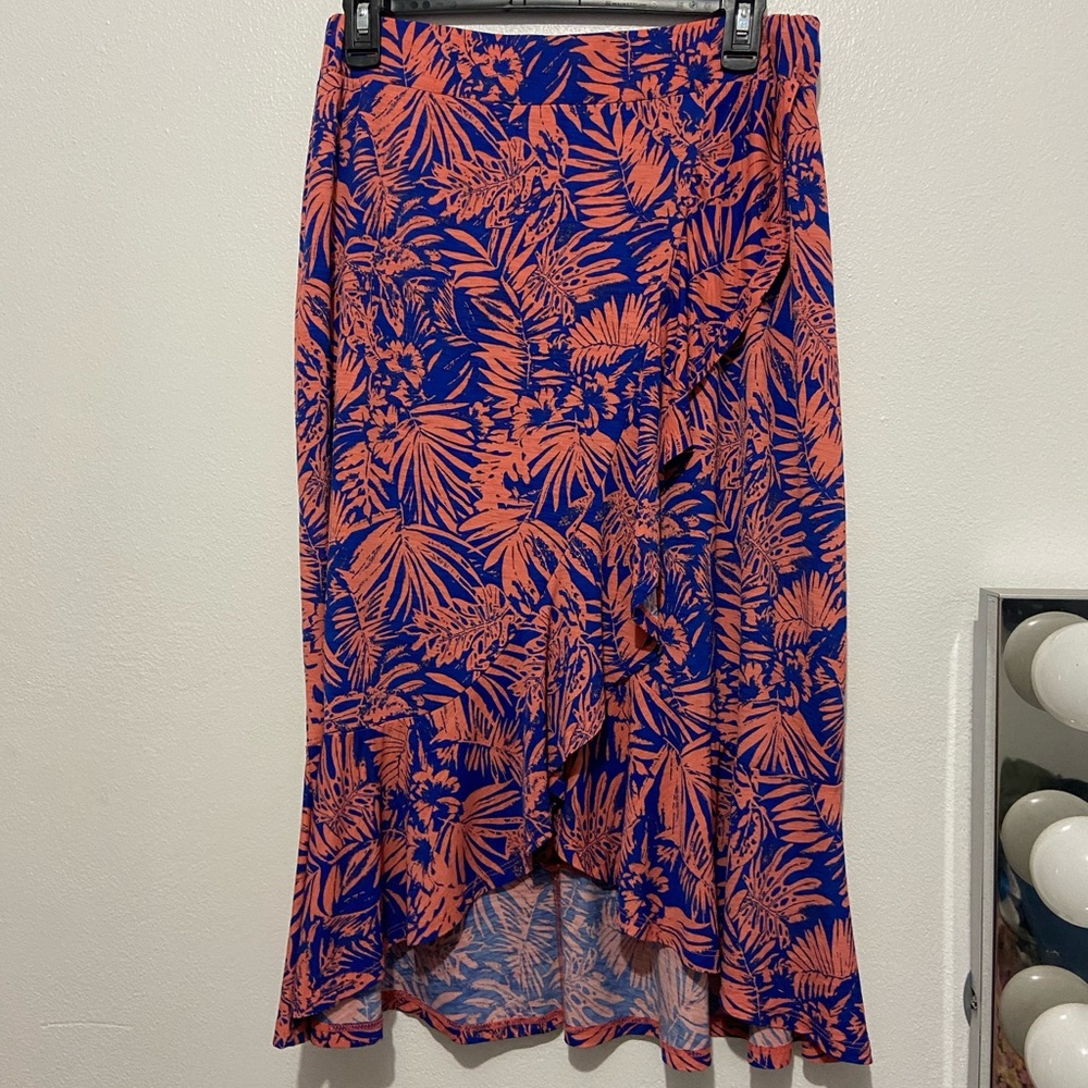 Coral/blue skirt